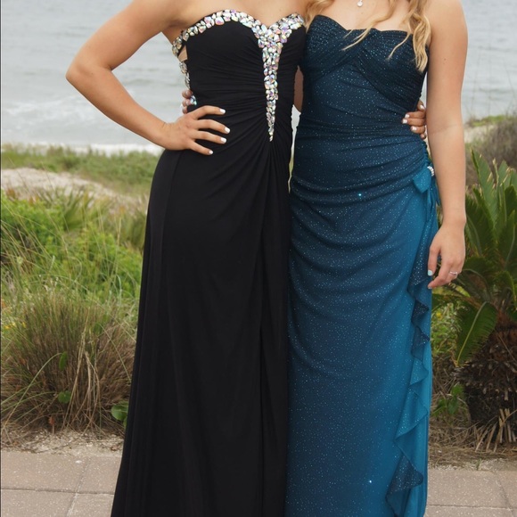 Black prom/formal dress! - Picture 3 of 3