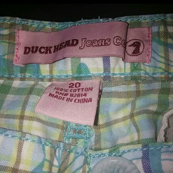 Duck Head floral shorts - Picture 2 of 3