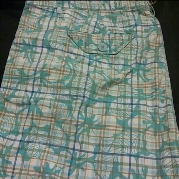 Duck Head floral shorts - Picture 3 of 3