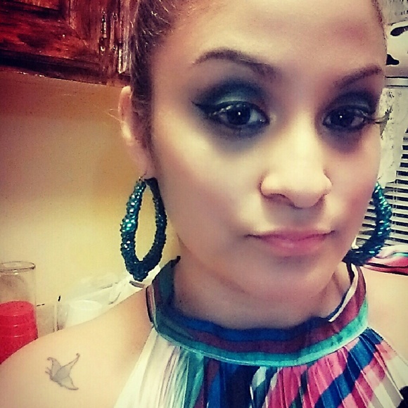 Meet Your Posher! - Picture 4 of 4