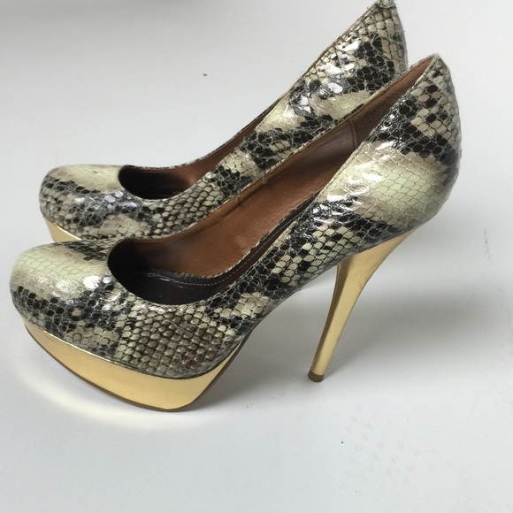 Steve Madden Snakeskin Pumps - Picture 1 of 4