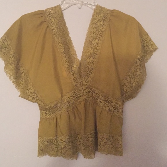 *NWT Forever 21 Olive Top! - Picture 2 of 3