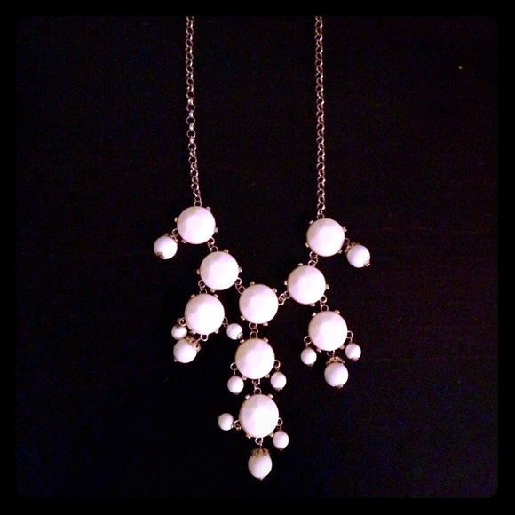 ❌SOLD❌ Ivory/Cream Bauble Necklace