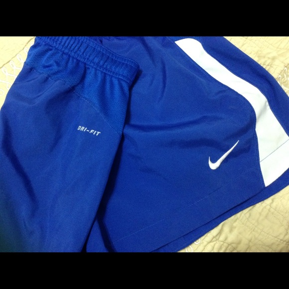 Nike Dri Fit Shorts - Picture 2 of 2