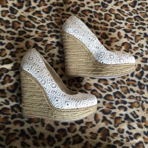 White wedges