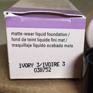 Matte Wear Foundation