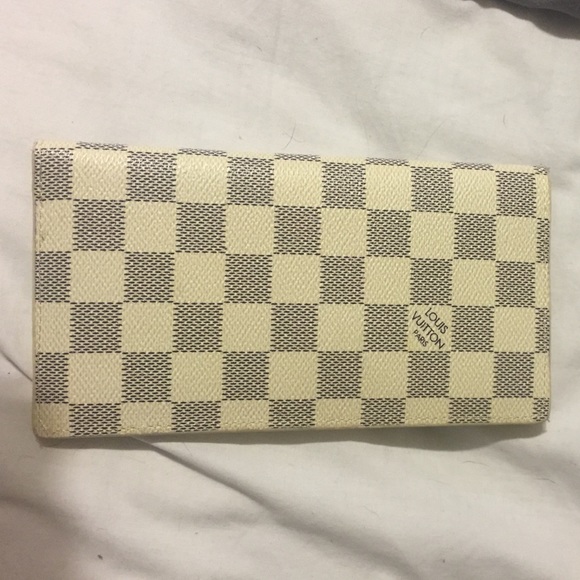 Louis Vuitton brazza wallet