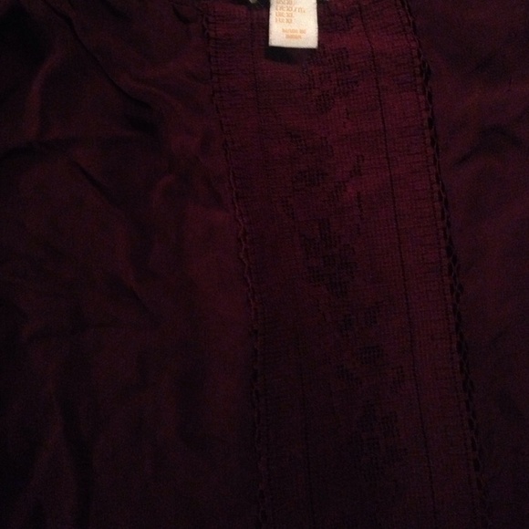 Lucy and Laurel sheer burgandy top - Picture 2 of 2