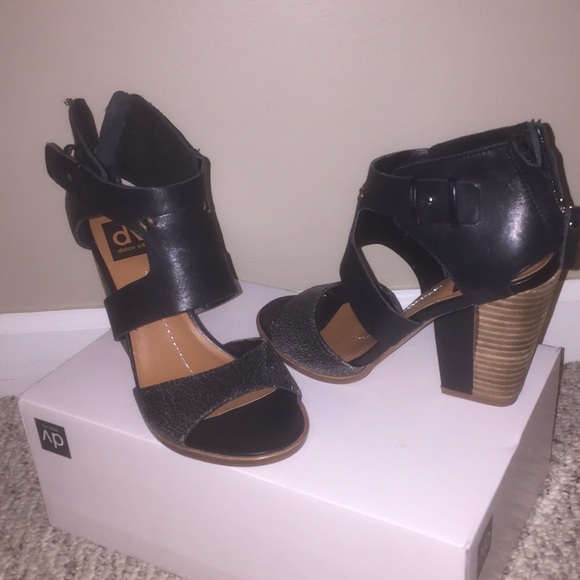 Dolce Vita black sandals. BRAND NEW!!