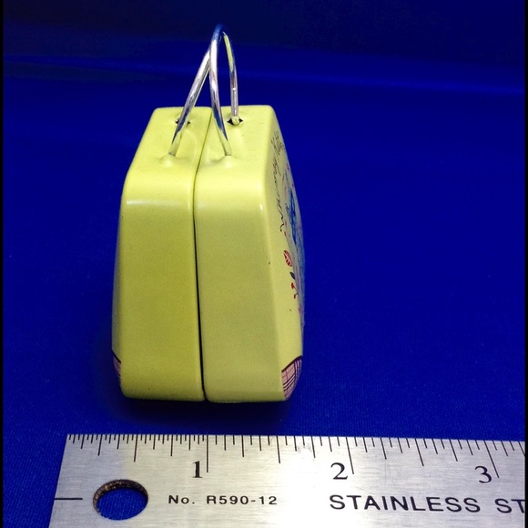 👜 ADORABLE TIN 'BAG' 👜  💥Bundle me!💥 - Picture 2 of 3