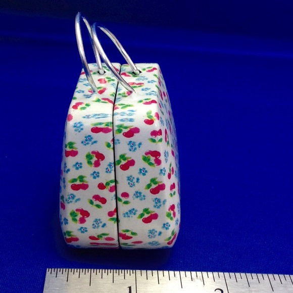 Cherries TIN 'HANDBAG' 🍒 - Picture 2 of 6