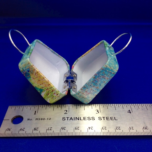 👜 ADORABLE TIN 'BAG' 👜  💥 BUNDLE ME! 💥 - Picture 3 of 3