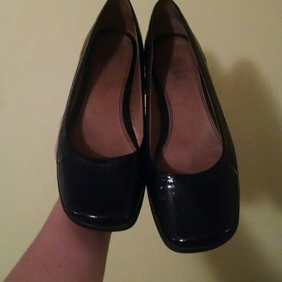 Black Life Stride Flats