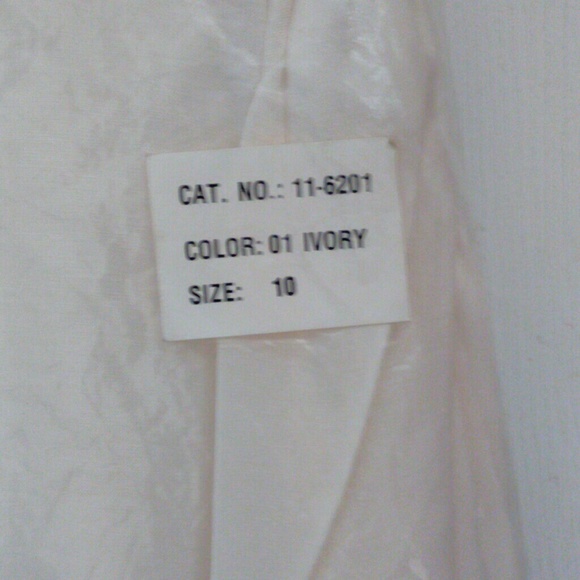 ✨✨✨NEW😱Courtney Rhodes - Picture 4 of 4