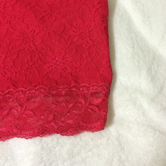 ❗️SOLD❗️ Red Lace crop top - Picture 3 of 4