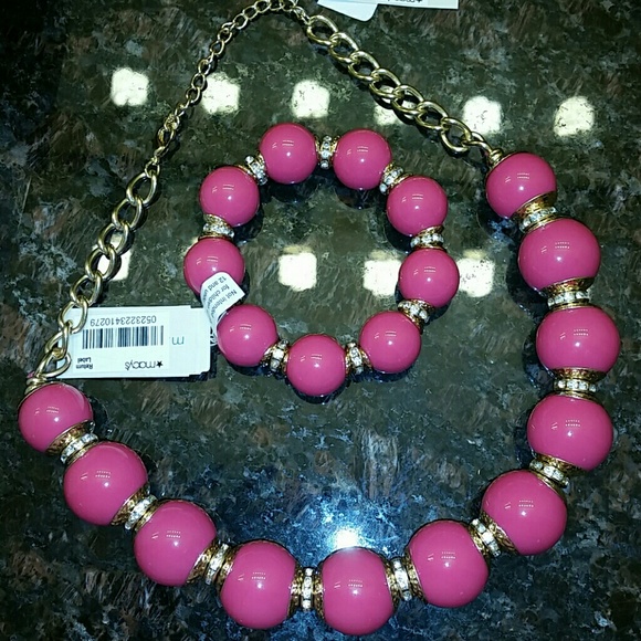 Guess necklace w/bracelet