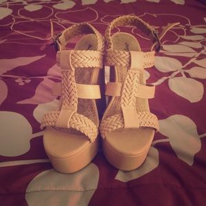 Great Summer Tan Wedges