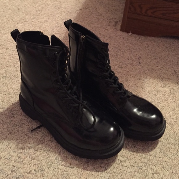 Black combat boots OH HOLD