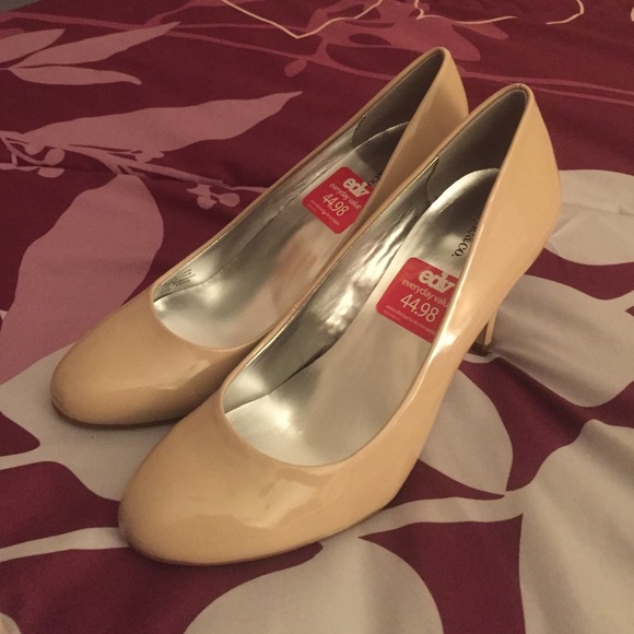 Style & Co. Tan Heels - Picture 2 of 2
