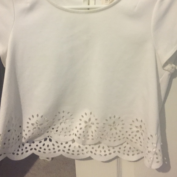 Urban Outfitters: White Scalloped Crop Top