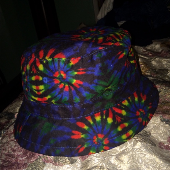 Tie dye bucket hat !(: SALE final price .
