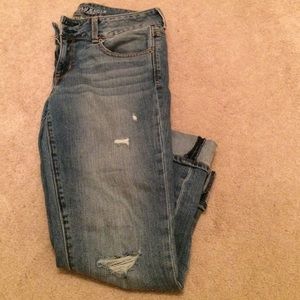 American Eagle distressed Artist Crop capris