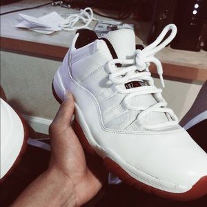 Retro Jordan 11 cherry low