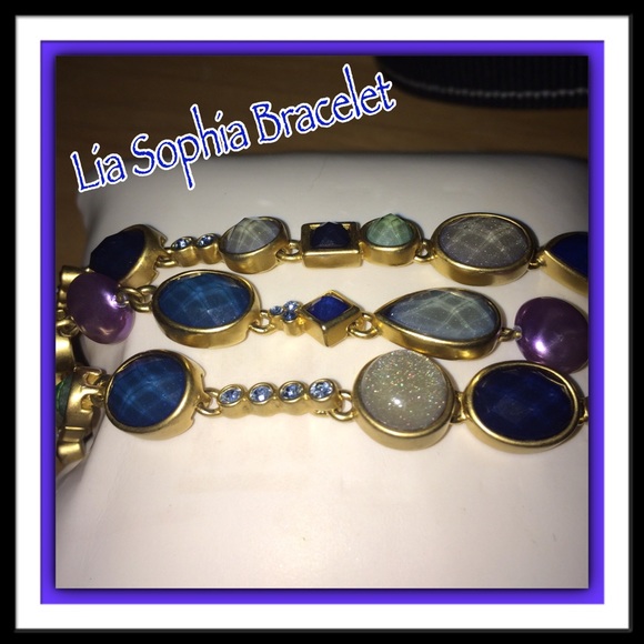 Bracelet w/FREE matching earrings!