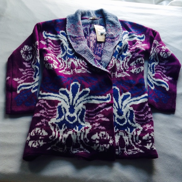 Francesca's Collection holiday sweater cardigan - Picture 1 of 4