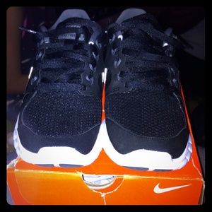 Nike youth free runs 5.0