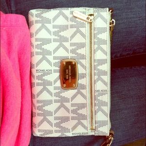 Michael KORS wristlet/purse