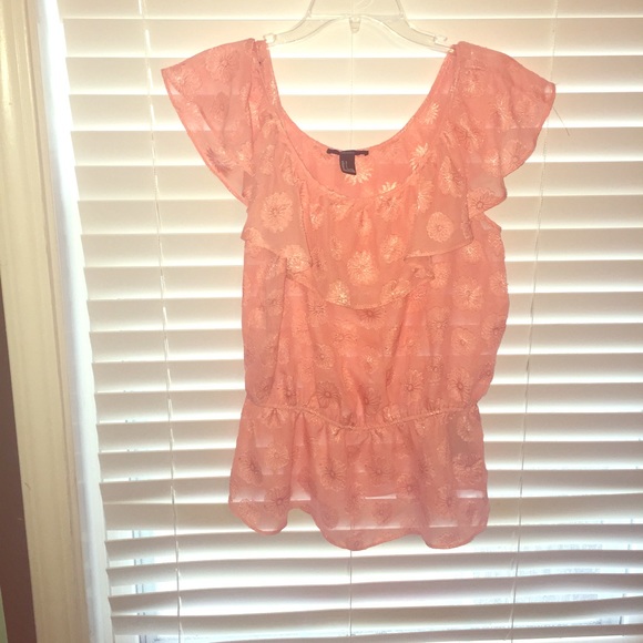 Forever 21 peach colored blouse