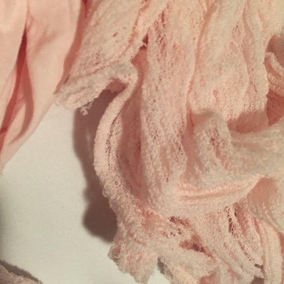 Light Pink Gauze Scarf - Picture 4 of 4
