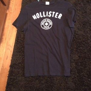 Hollister tee