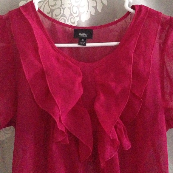 Gorgeous Detailed Ruffled Top - Picture 2 of 4