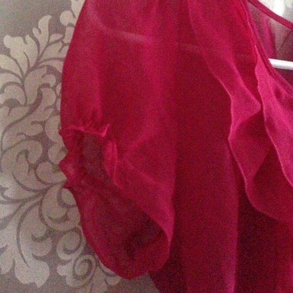 Gorgeous Detailed Ruffled Top - Picture 3 of 4