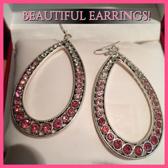 🌸Beautiful Pink Sparkle Earrings💕
