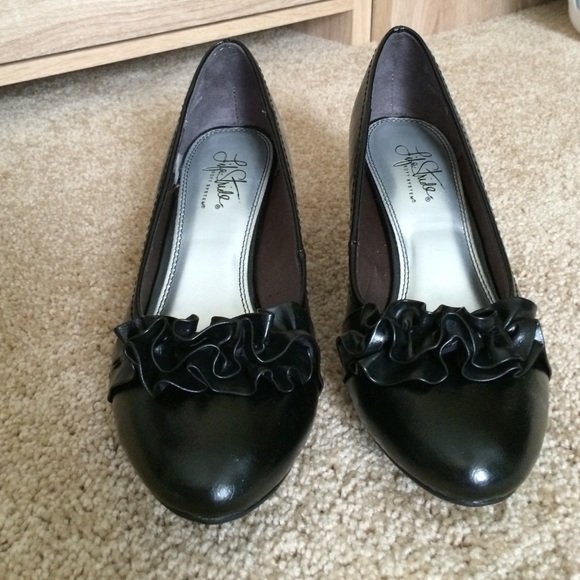 Black life stride heels