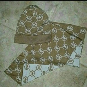 Michael kors scarf& hat