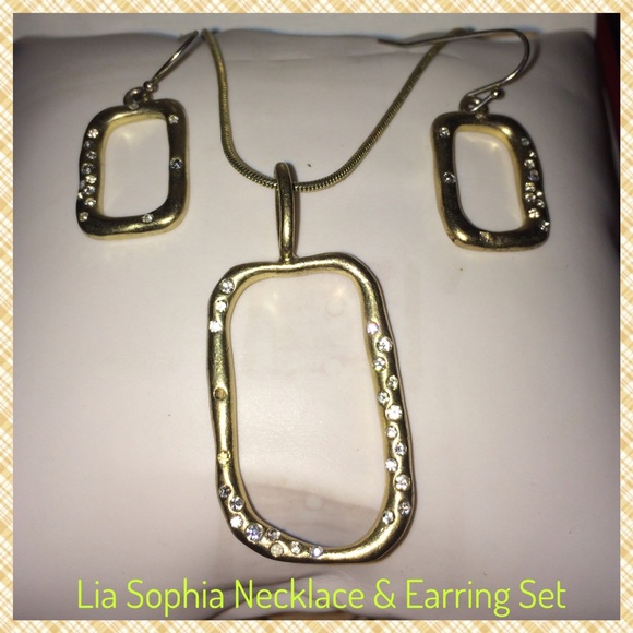 Square Design Necklace & Earrings Set ✳