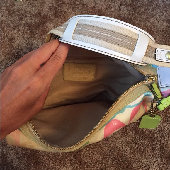 Authentic Coach handbag - Picture 4 of 4