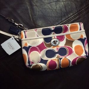 Coach wristlet (authentic)