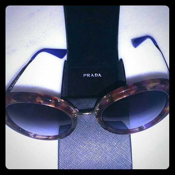 Sunglasses PRADA main image 4