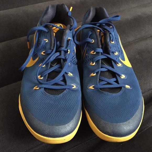 Kobe 9 - Picture 3 of 3