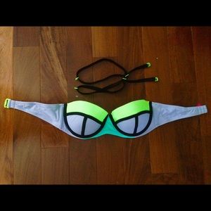 Victoria Secret 34D (like Triangl)