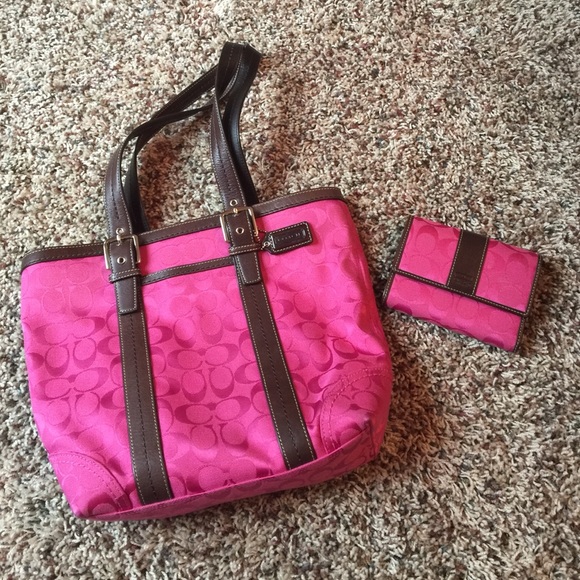 Coach purse and wallet