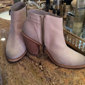 Leather booties PRICE 👇🏻