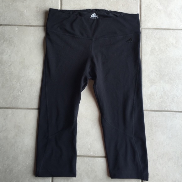 Adidas crops small