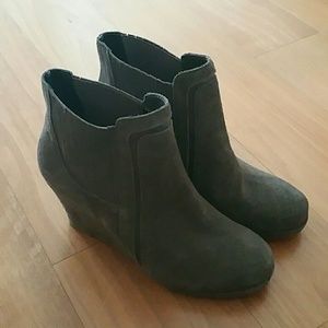 Dolce Vita Chorcoal Wedge