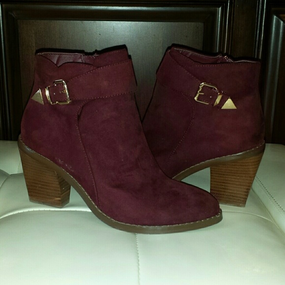 Maroon booties